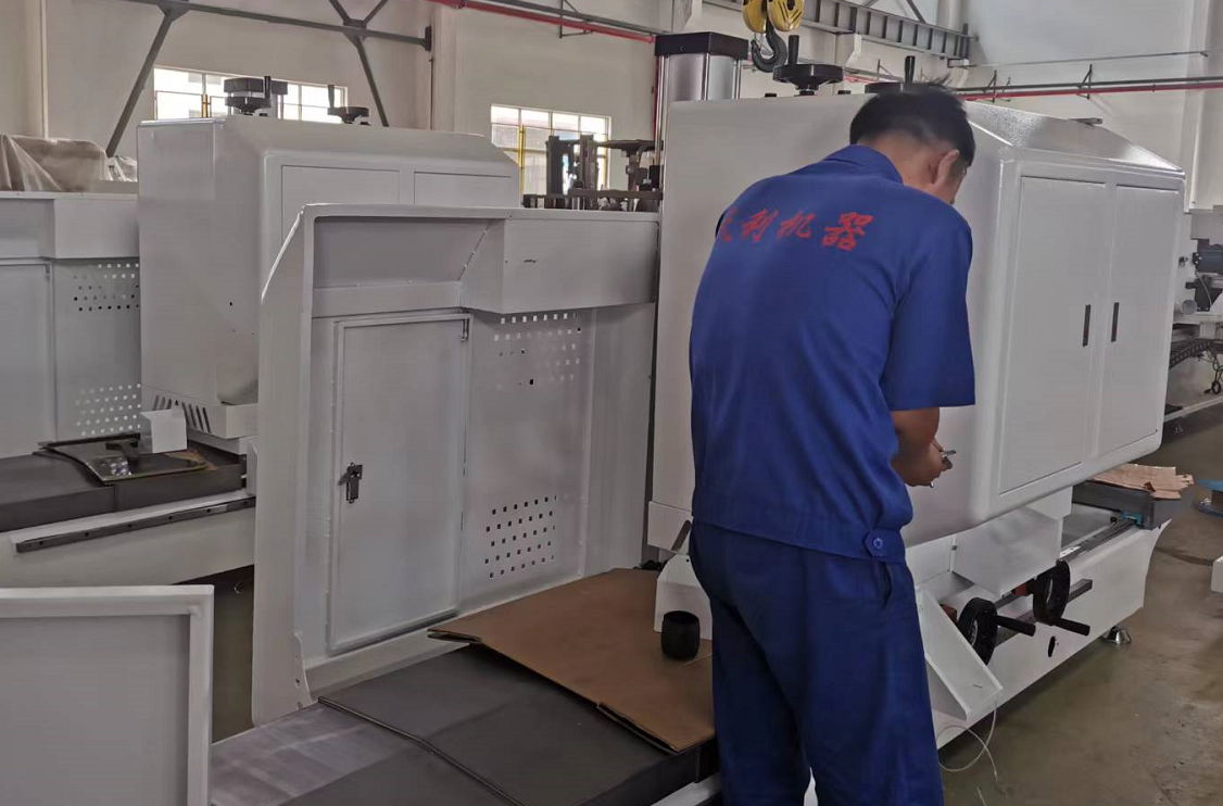 门窗设备制造商众多，门窗企业要如何选择？_上海信驰天利门窗设备制造有限公司